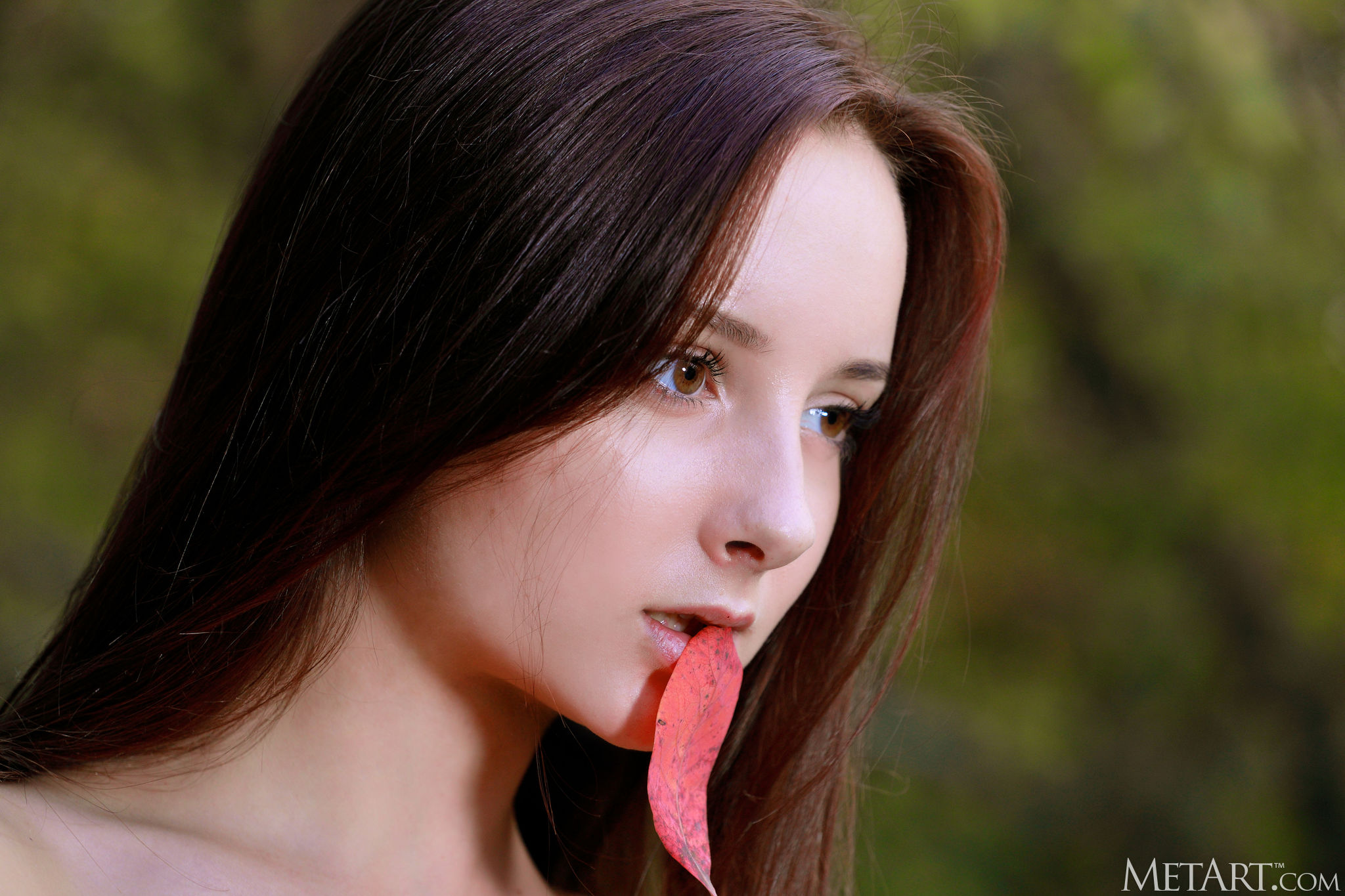 Zoe Perry’s Clean-Eating, Paleo Snacks for On-the-Go