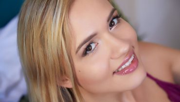 Camilla Ward Shares Her Experience, Gives Guidance on Chronic Pain Management Techniques
