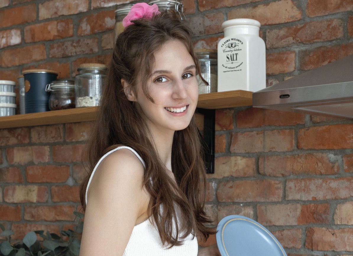 Eleanor Hughes Shares Her Experience, Gives Advice on Supplements for Hormonal Balance