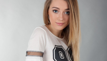 Harper Wallace shares her experience, gives advice on yoga for flexibility and strength