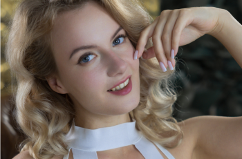 Female Health Coach Layla Shares a 2026 DASH Diet Meal Plan Review (Results, Costs, Pros & Cons)