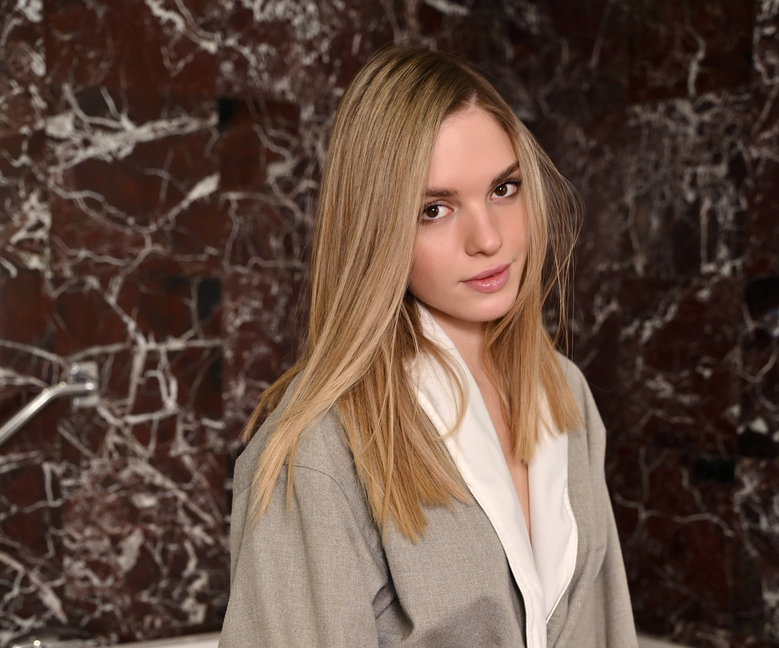 Fashion Expert Mia Thompson Reviews Luxury Handbag Brands