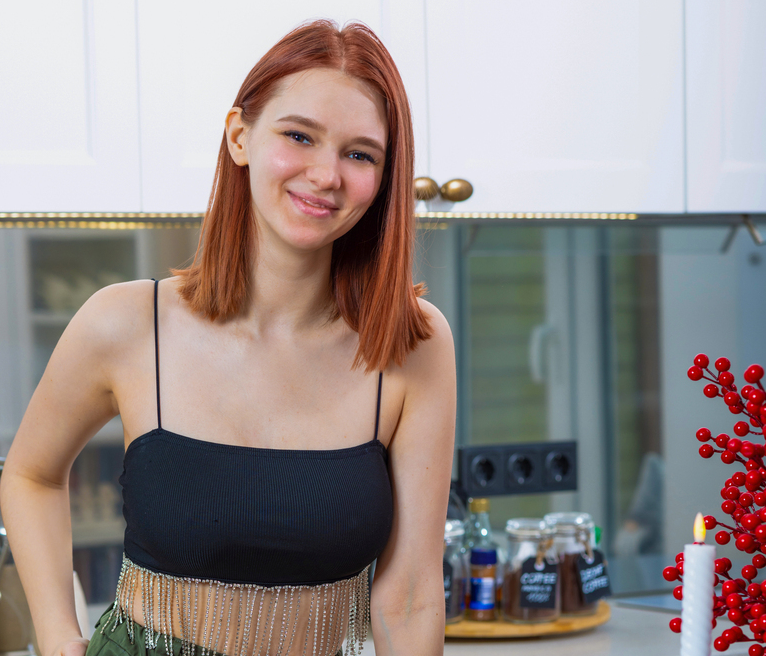 Olivia Brooks Improved Her Skin with Best Collagen Supplements