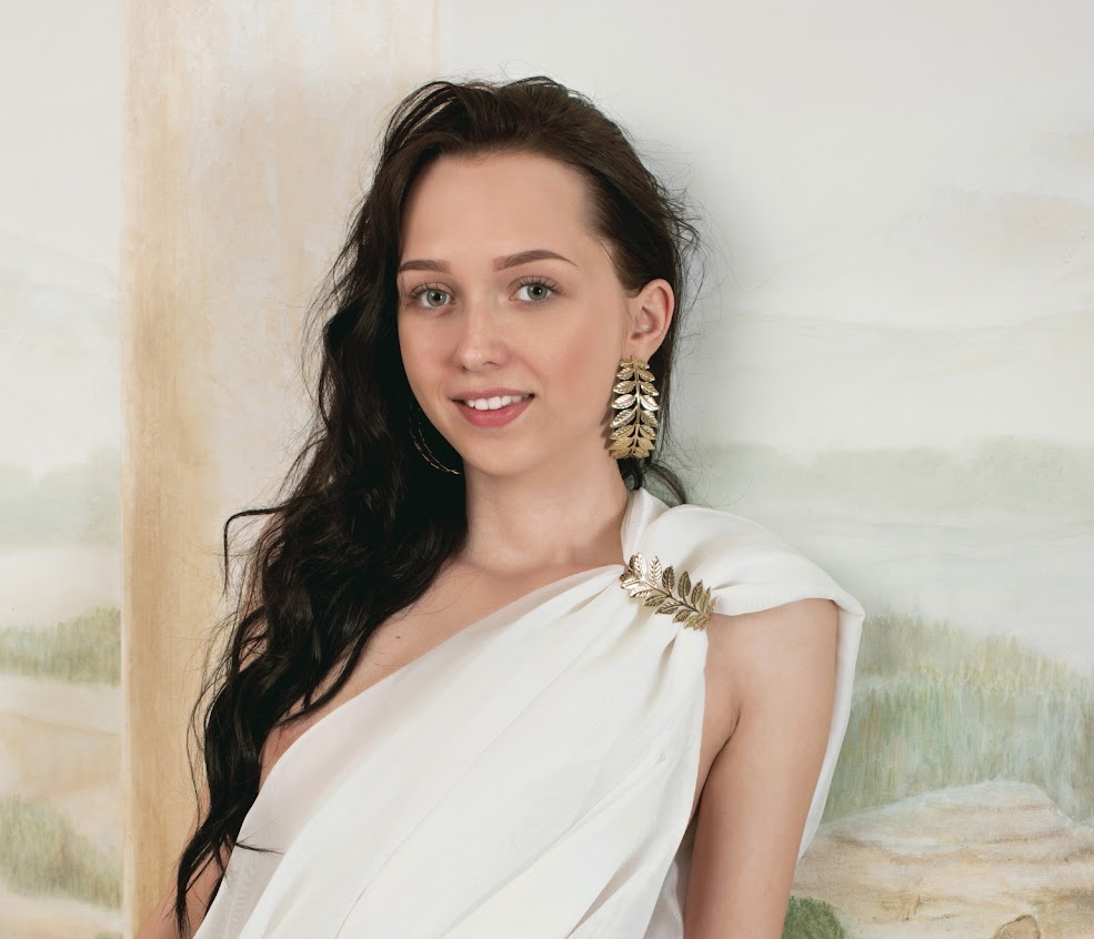 EV Advisor Leah Foster Shares How Men Can Compare Electric SUVs Smarter